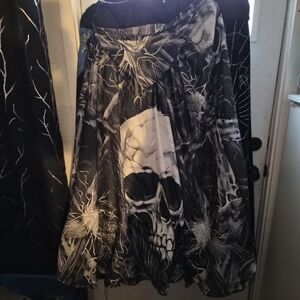 Black and White Skull Print Cloak